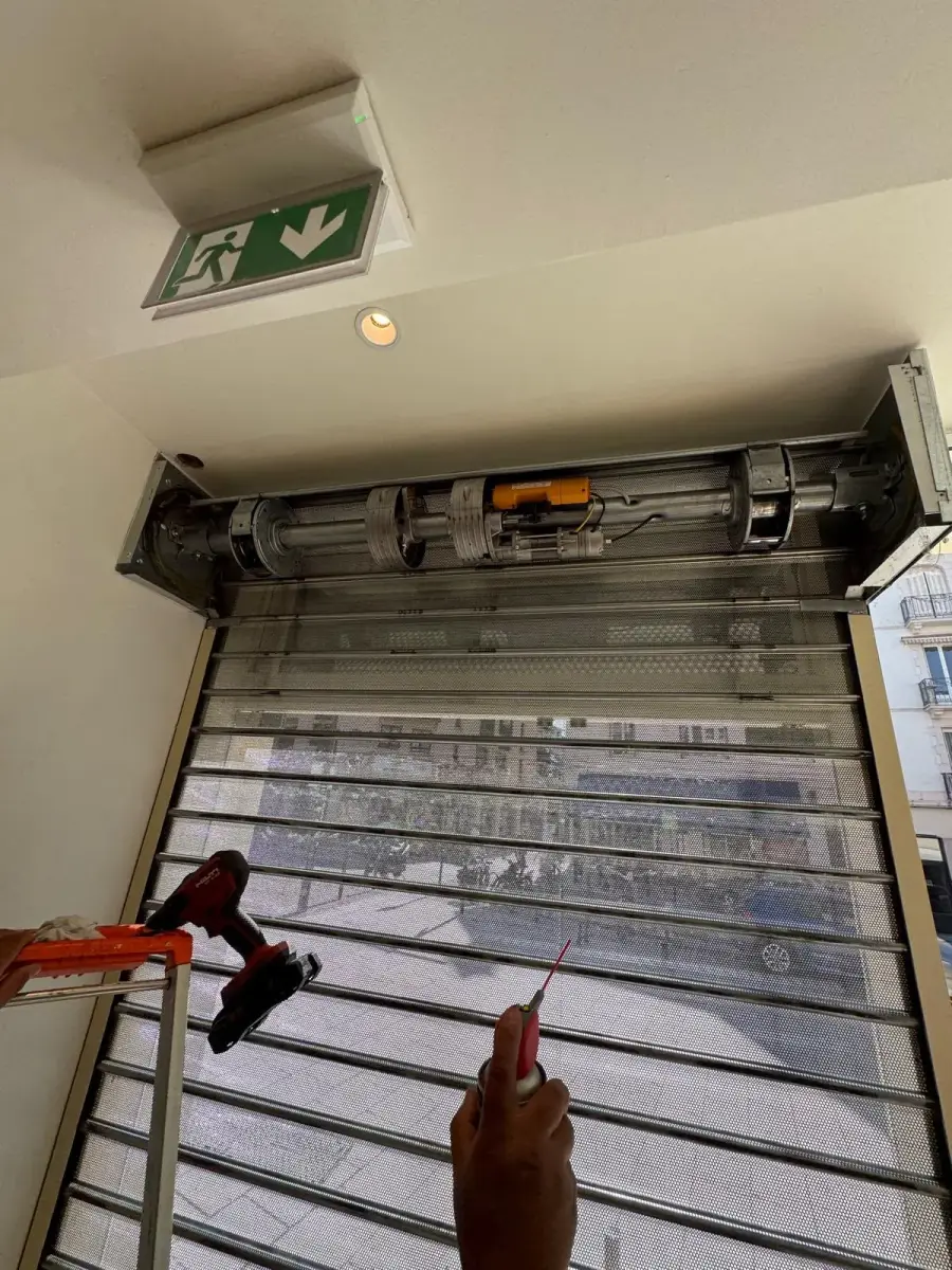 Entretien et maintenance de rideau métallique à Paris 13 Entretien et maintenance de rideau métallique à Paris 13